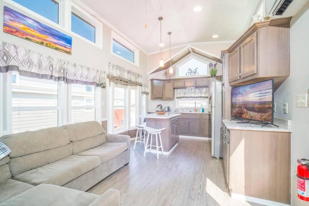 הוילה Redrock Moab Tiny House W Large Loft Site 8 מראה חיצוני תמונה