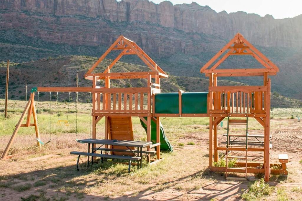הוילה Redrock Moab Tiny House W Large Loft Site 8 מראה חיצוני תמונה